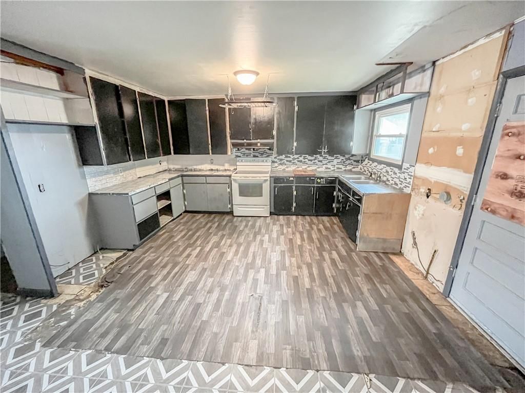1111 W 5 Street — photo 14