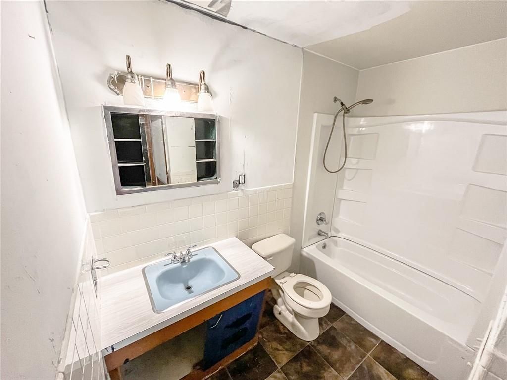 1111 W 5 Street — photo 26