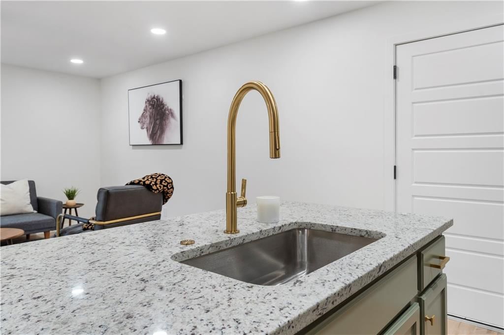2101 Somerset Drive — photo 5