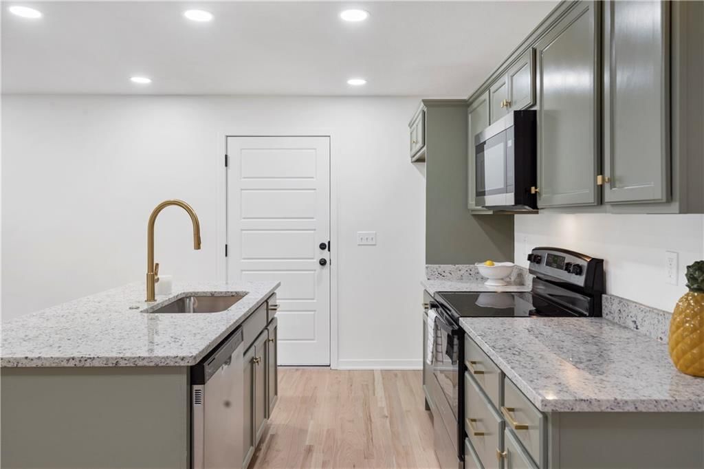 2101 Somerset Drive — photo 7