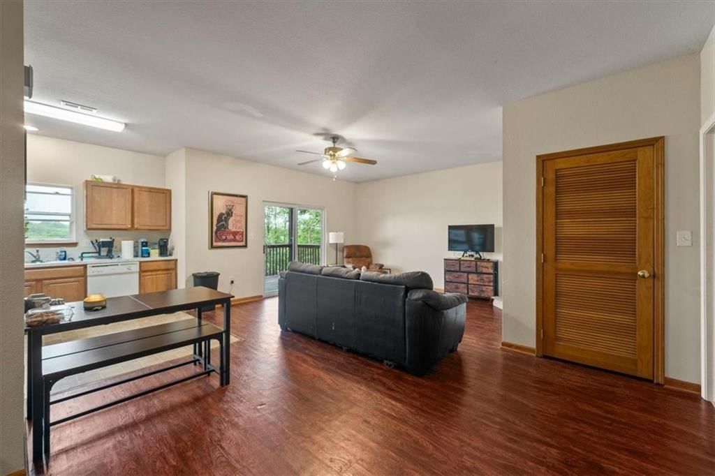 425 Thornton Street — photo 16