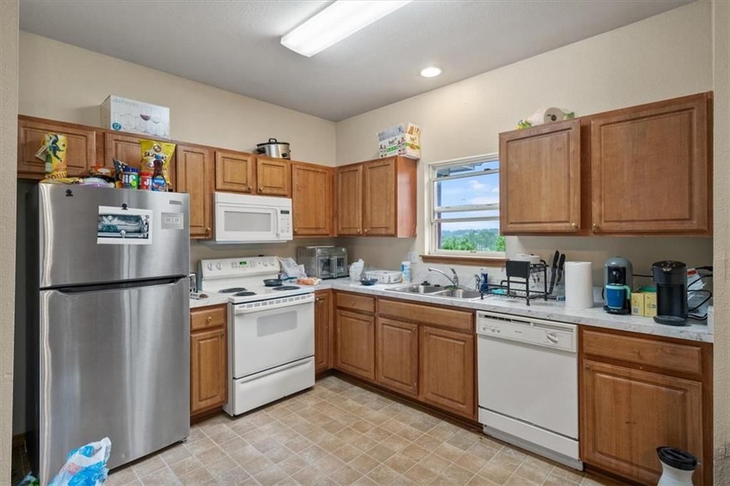 425 Thornton Street — photo 17