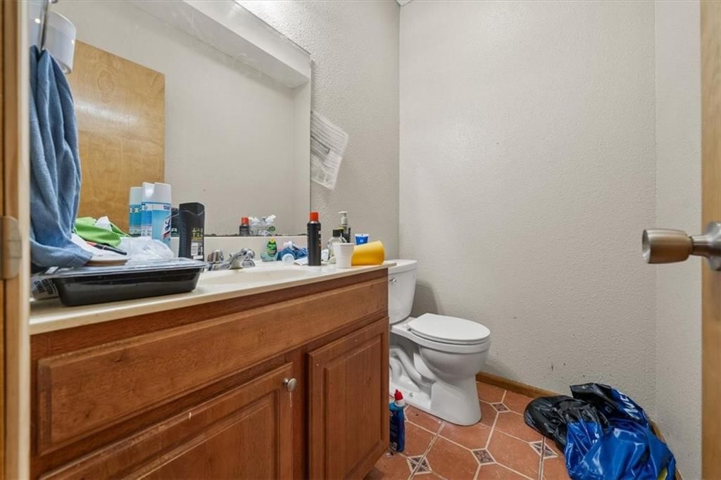 425 Thornton Street — photo 36