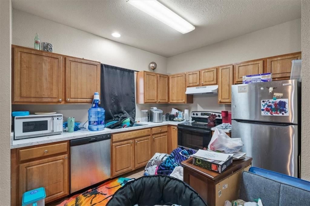 425 Thornton Street — photo 38