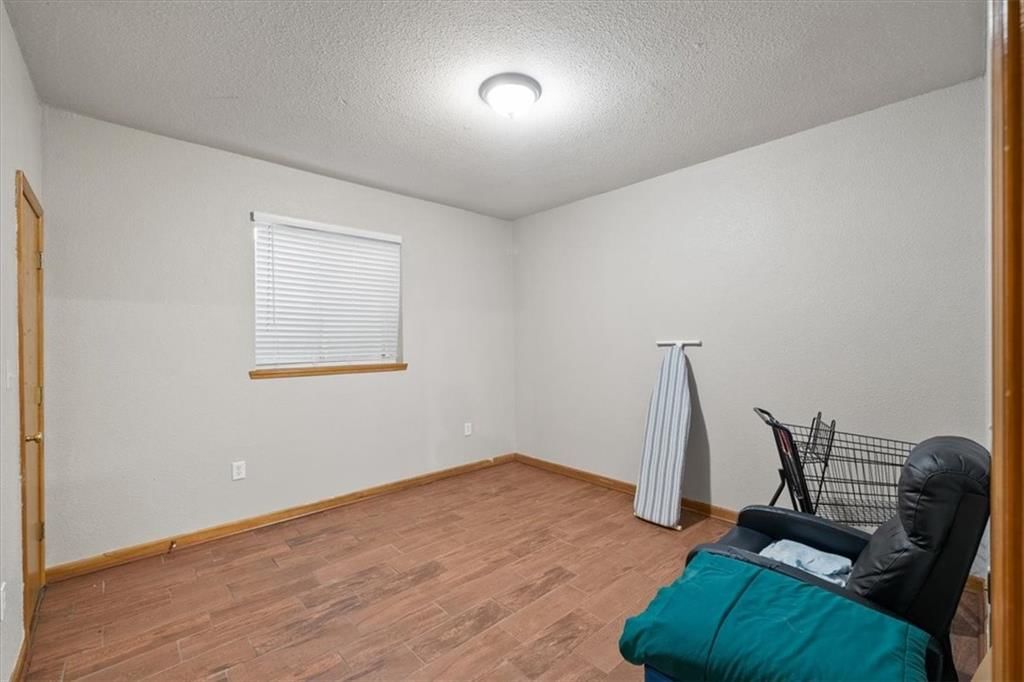 425 Thornton Street — photo 44