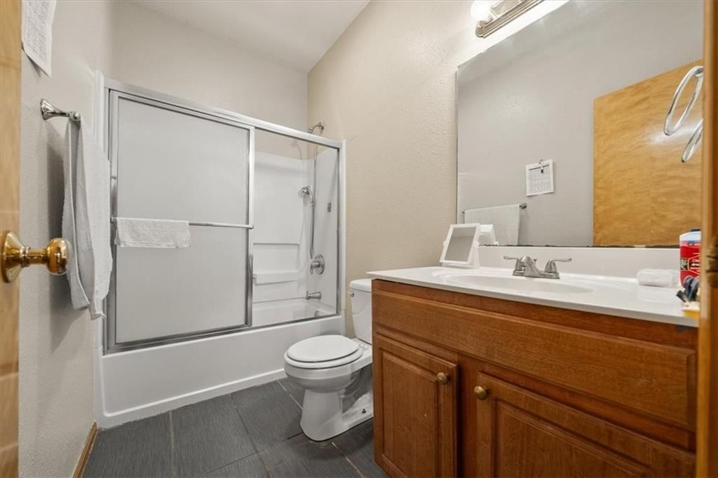 425 Thornton Street — photo 45