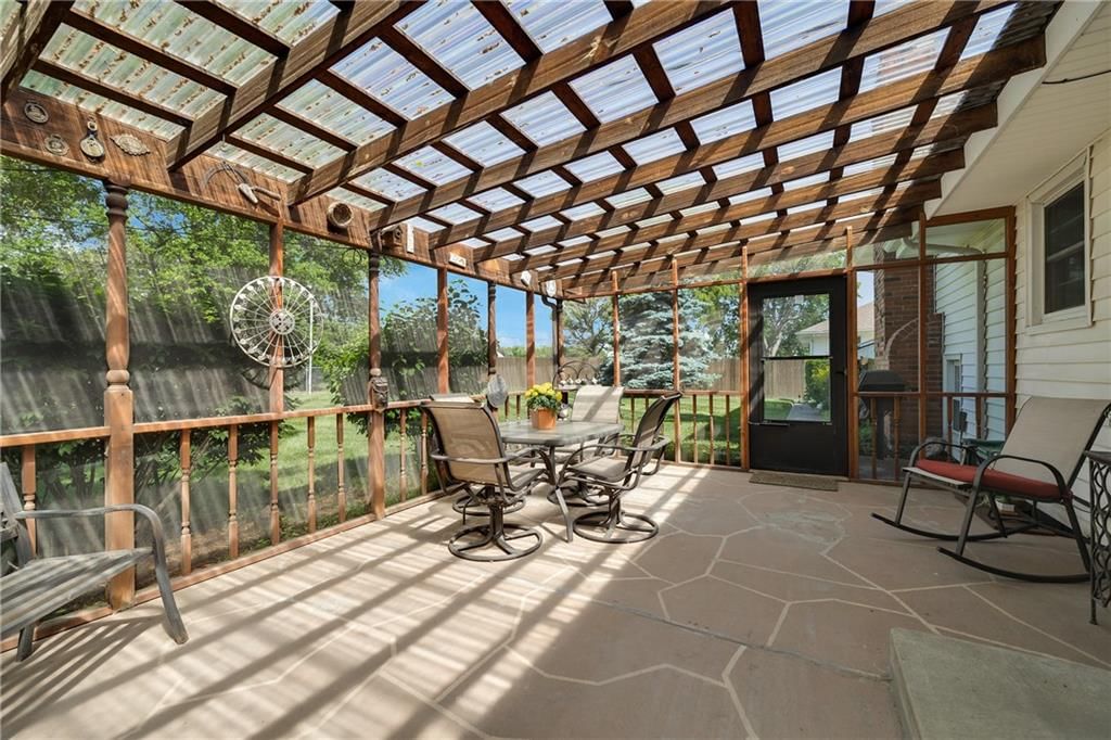 808 NE Coronado Avenue — photo 30
