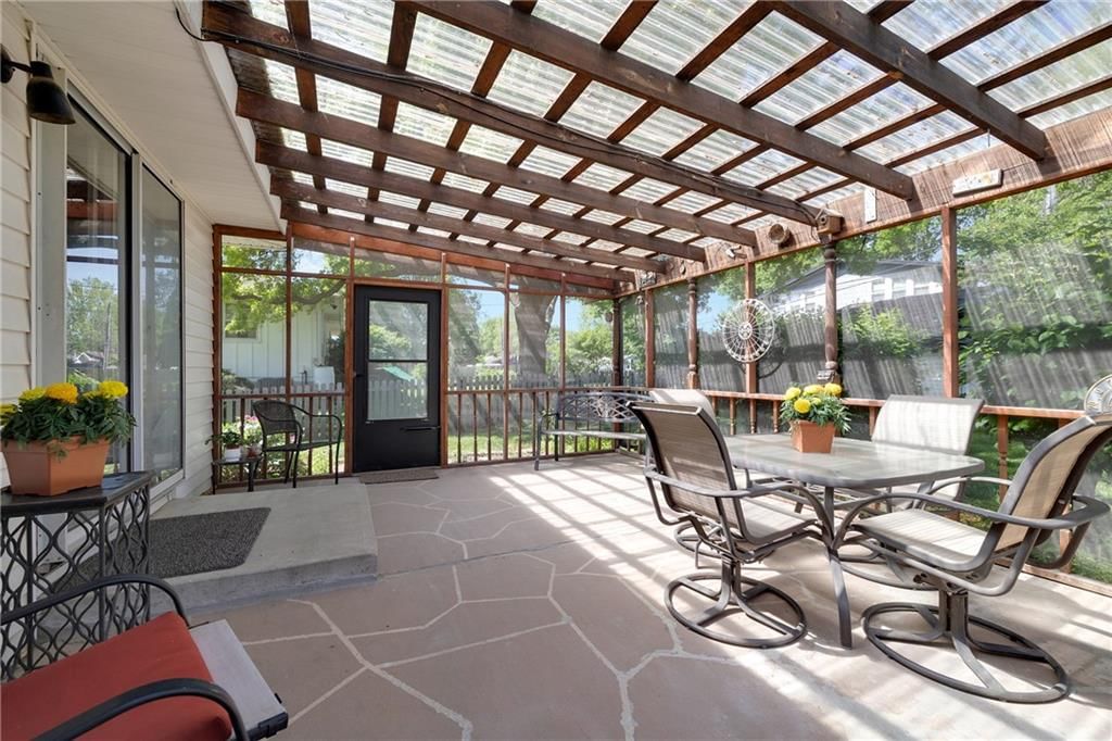 808 NE Coronado Avenue — photo 31