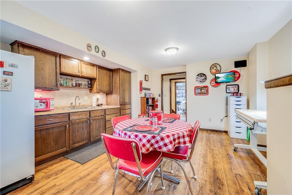4908 S Cedar Crest Avenue — photo 36