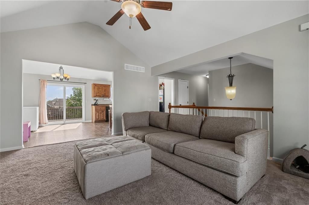 1004 Timberline Drive — photo 10