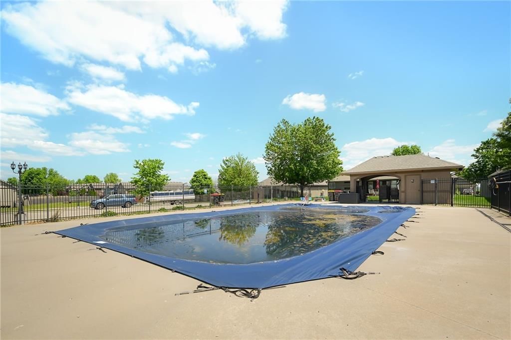 701 Crestridge Drive — photo 33