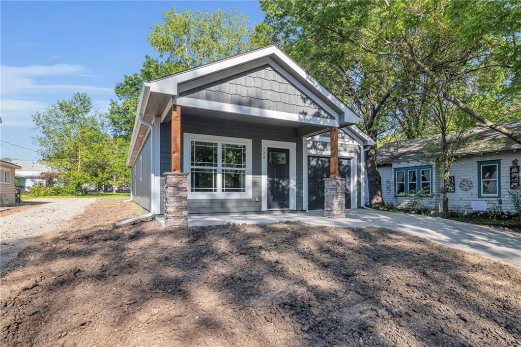 734 S Elm Street — photo 2