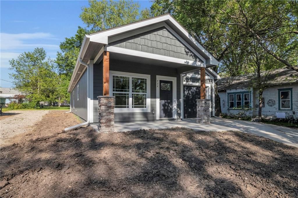734 S Elm Street — photo 3