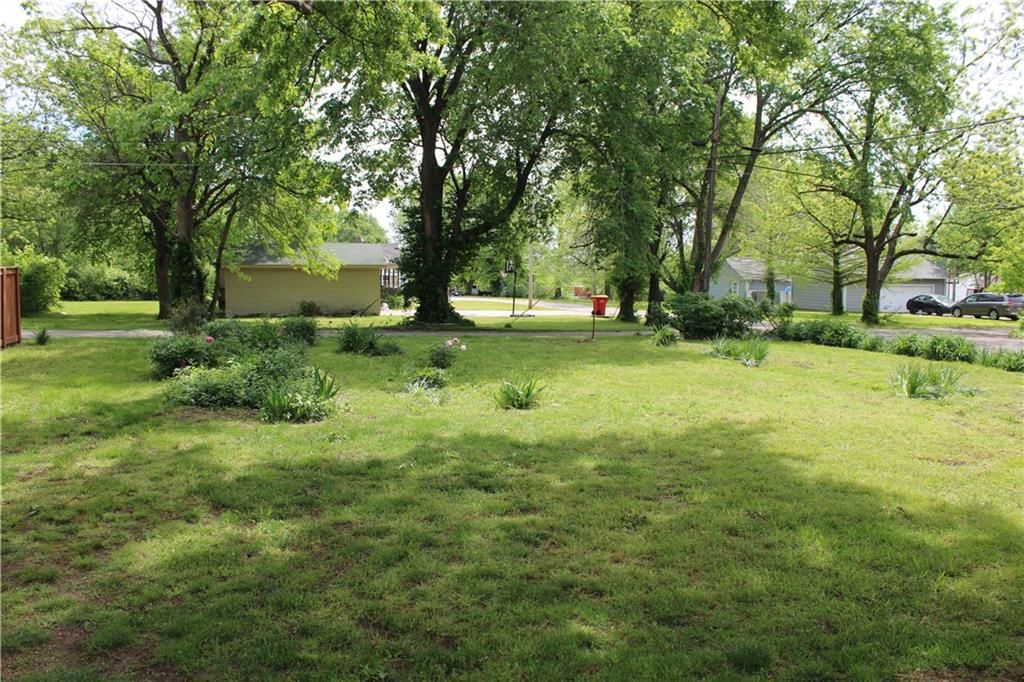 502 N Highland Street — photo 27