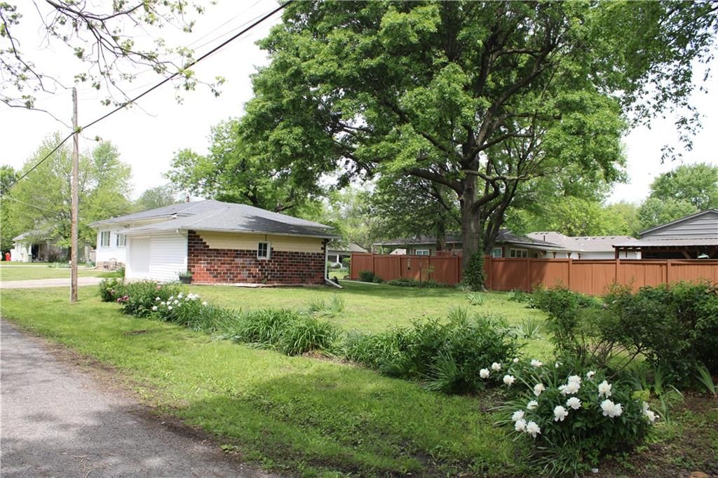502 N Highland Street — photo 31