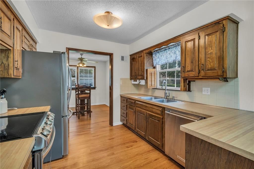 7419 NW 80th Terrace — photo 9