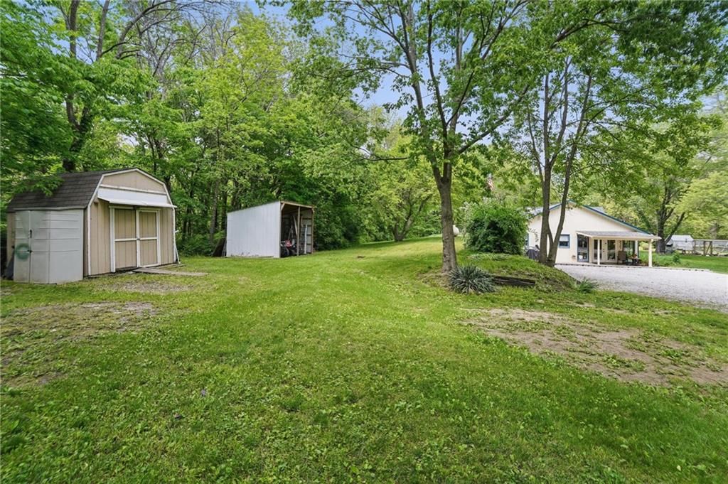 8111 E Peek Road — photo 36
