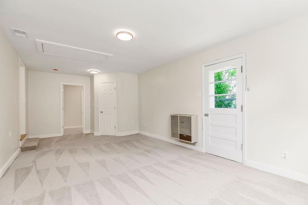 2411 Massachusetts Street — photo 14