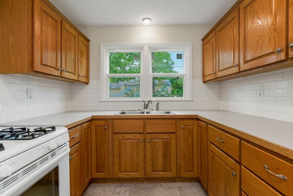 2411 Massachusetts Street — photo 6