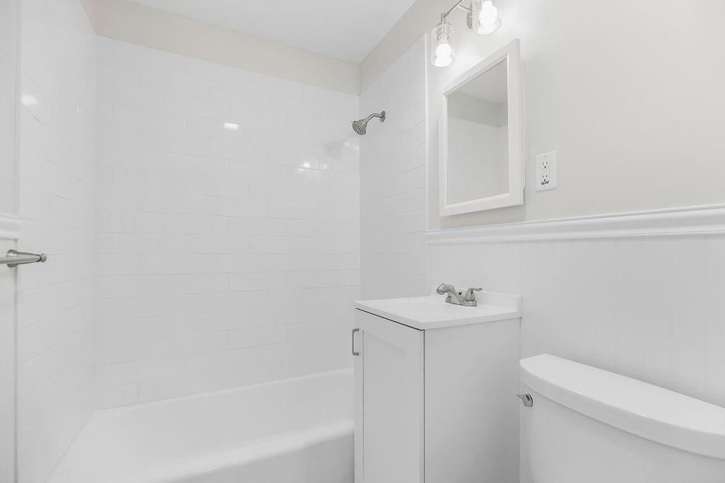 2411 Massachusetts Street — photo 10