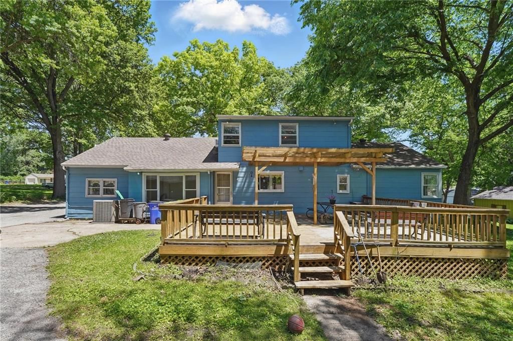 6926 Glenwood Street — photo 2