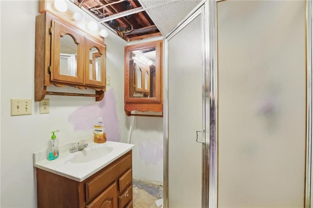 6926 Glenwood Street — photo 32