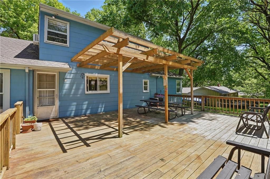 6926 Glenwood Street — photo 42