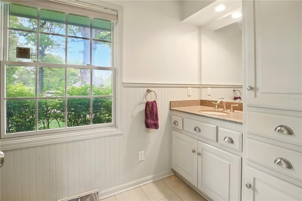 802 High Drive — photo 13