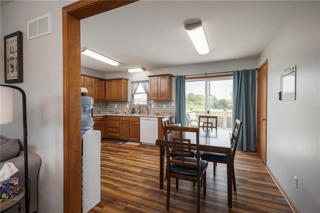 211 PARKWAY Drive — photo 12
