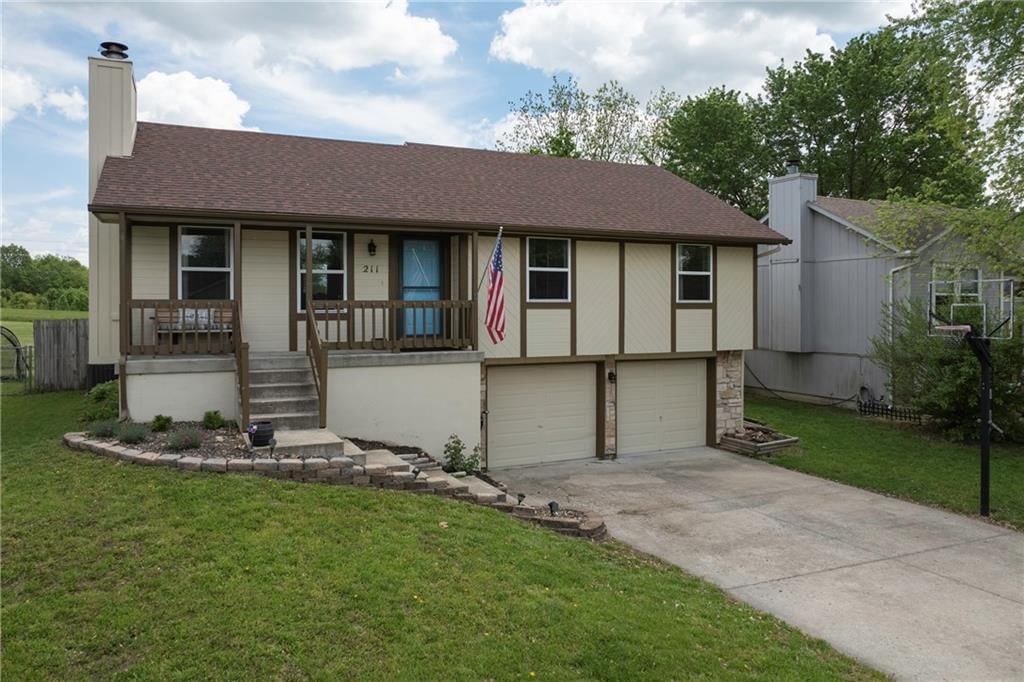 211 PARKWAY Drive — photo 3