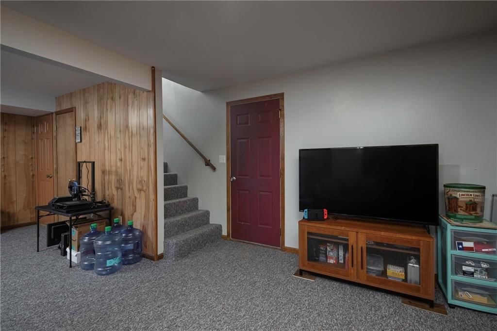 211 PARKWAY Drive — photo 27
