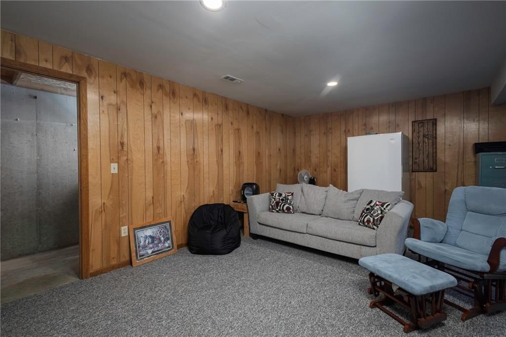 211 PARKWAY Drive — photo 28