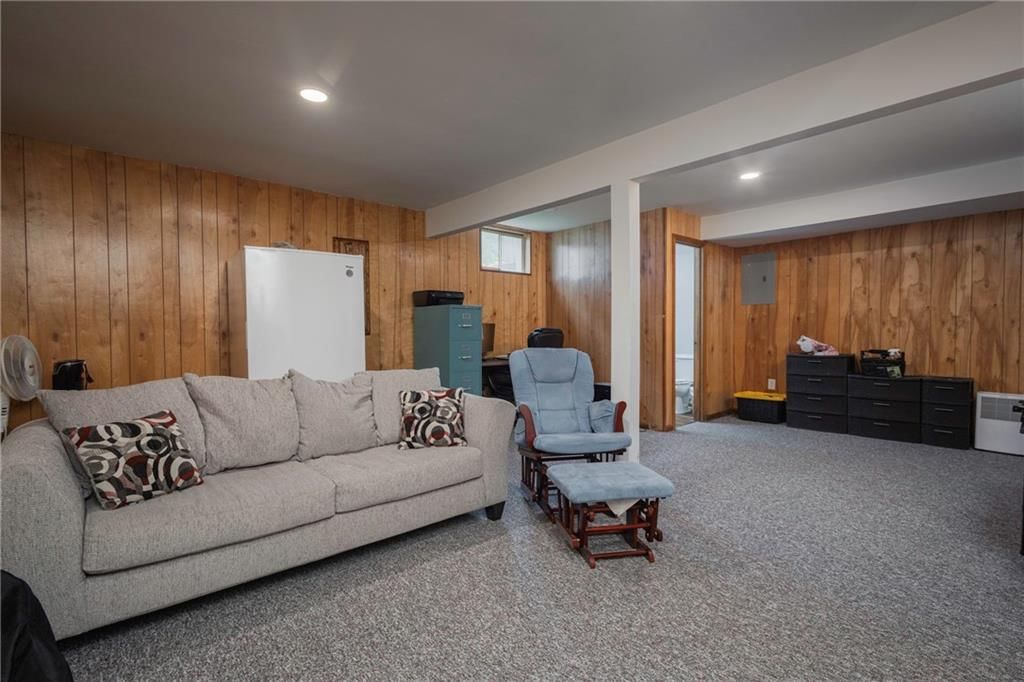 211 PARKWAY Drive — photo 29