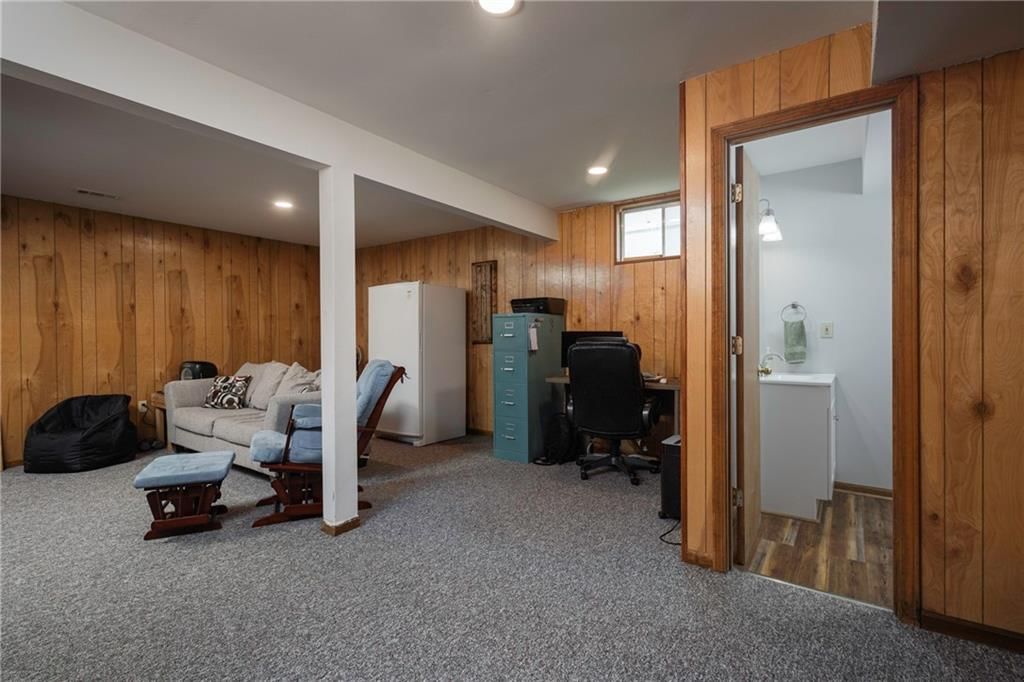 211 PARKWAY Drive — photo 30