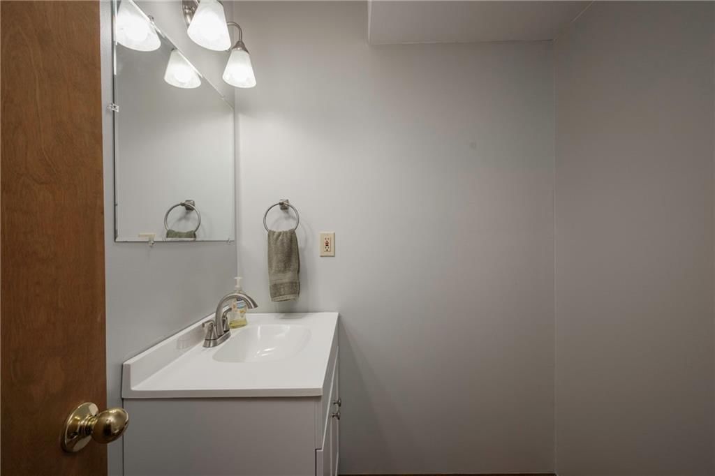 211 PARKWAY Drive — photo 31