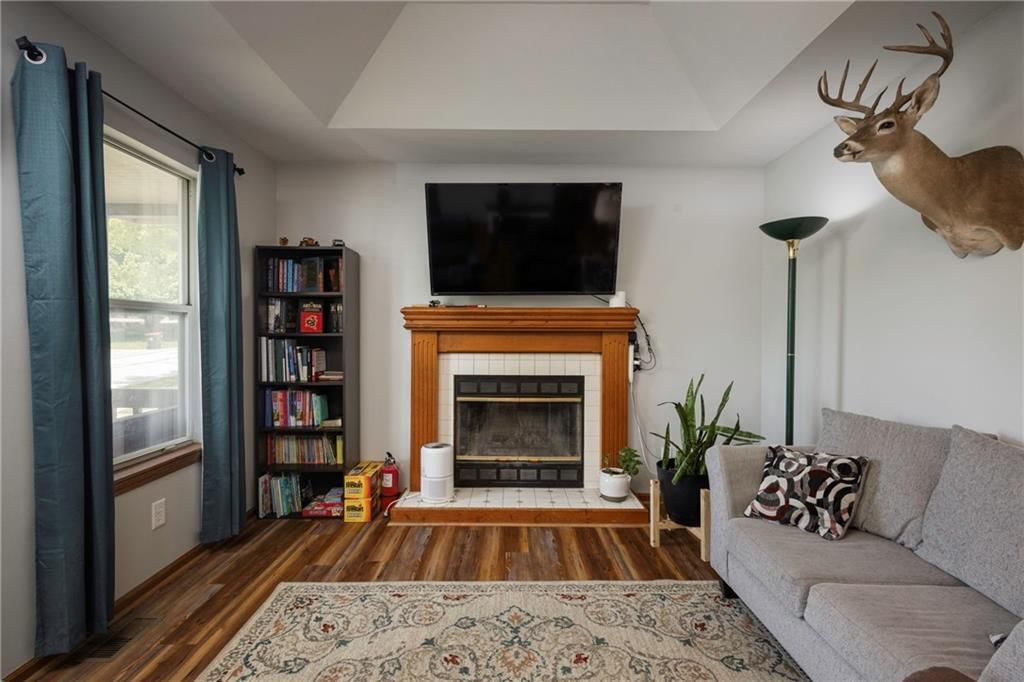 211 PARKWAY Drive — photo 9