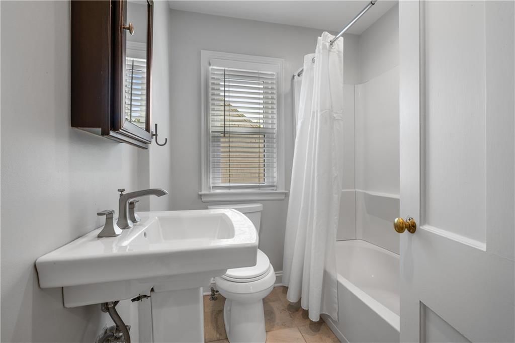4515 W 62nd Terrace — photo 18