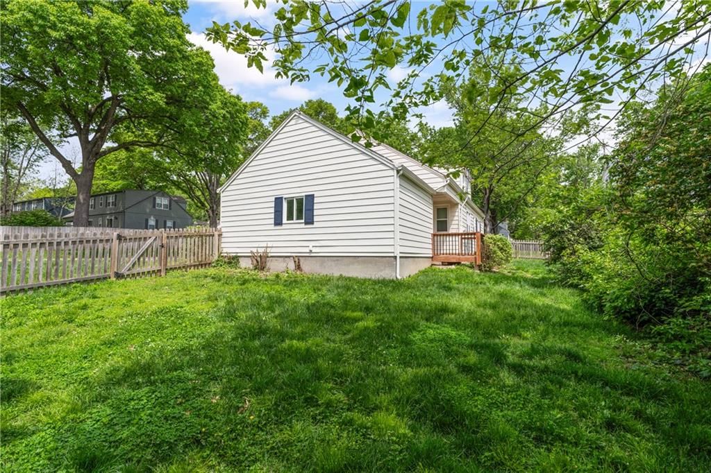 4515 W 62nd Terrace — photo 25