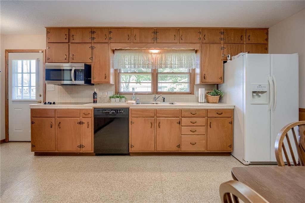 704 N Apache Drive — photo 12