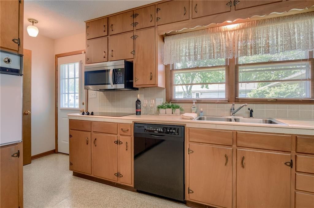 704 N Apache Drive — photo 13