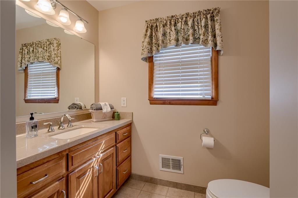 704 N Apache Drive — photo 26
