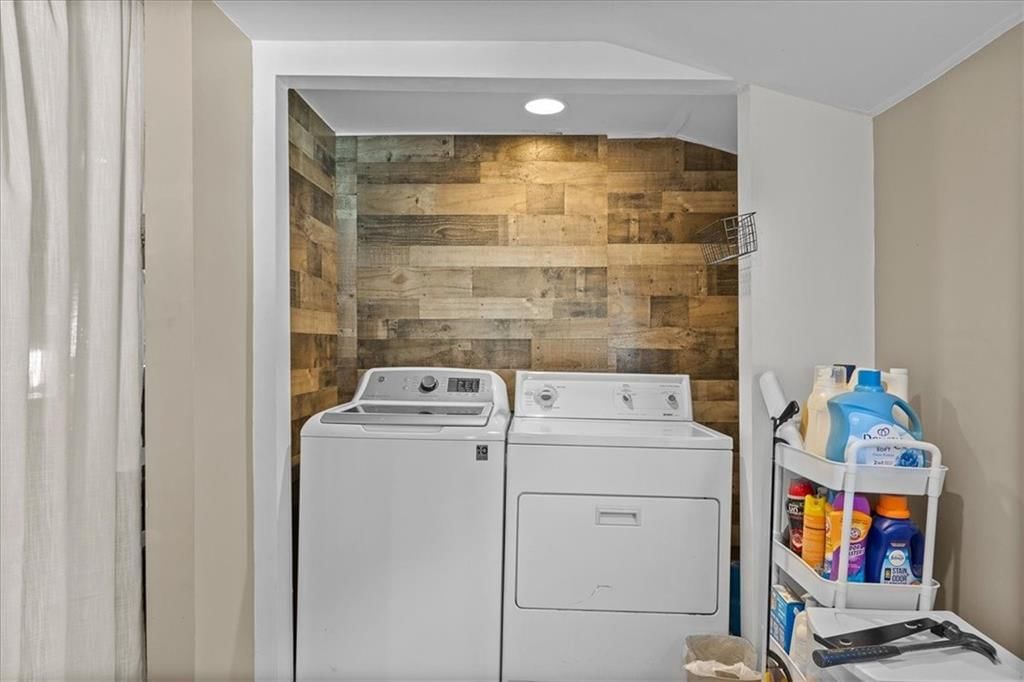 210 N Madison Street — photo 15