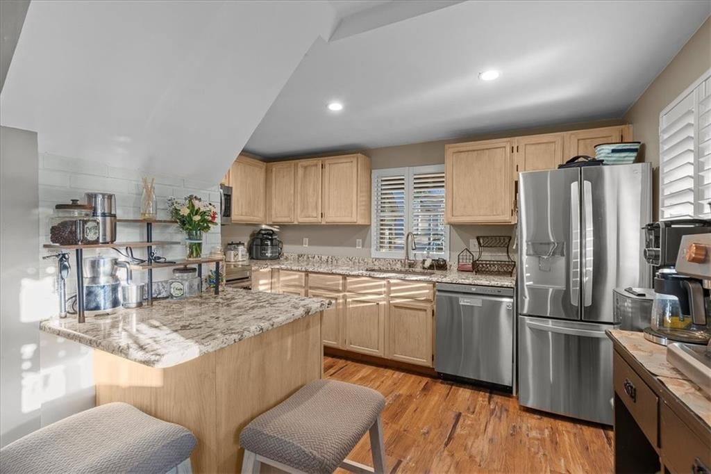 210 N Madison Street — photo 10