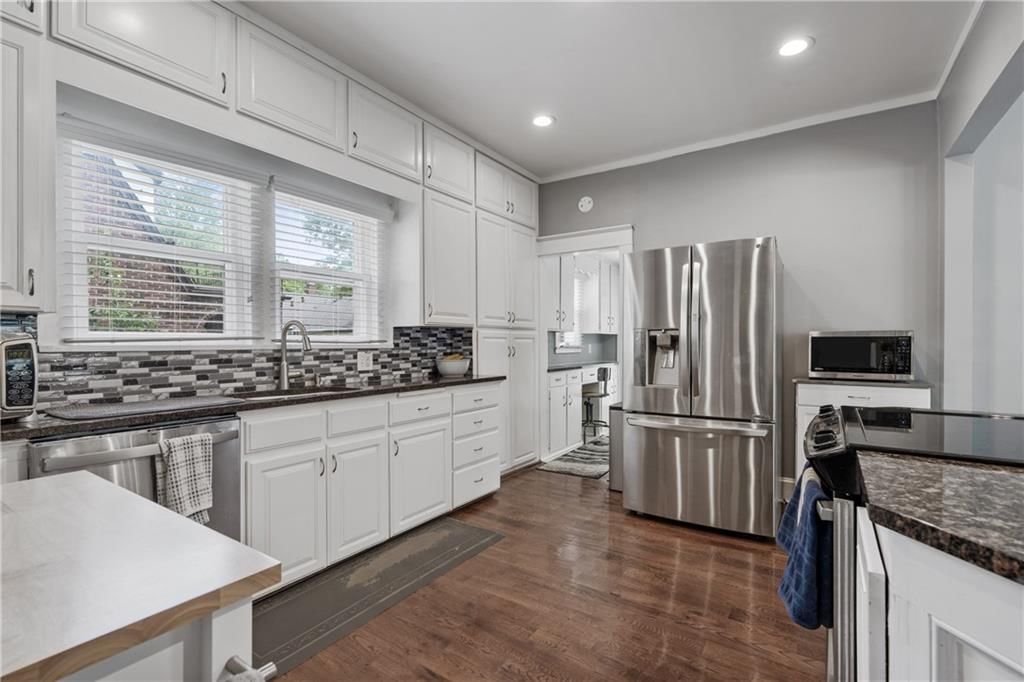 315 S Elm Street — photo 11
