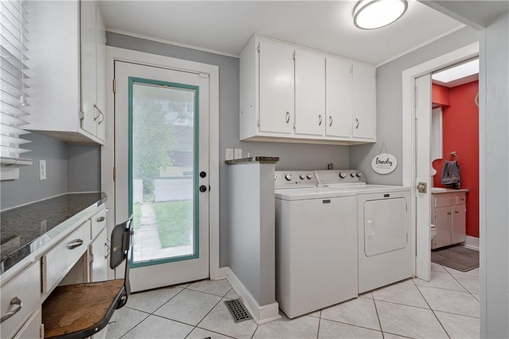 315 S Elm Street — photo 14