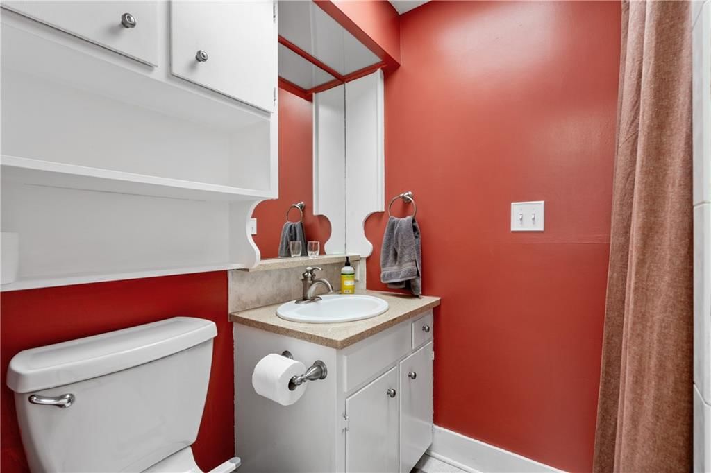315 S Elm Street — photo 15