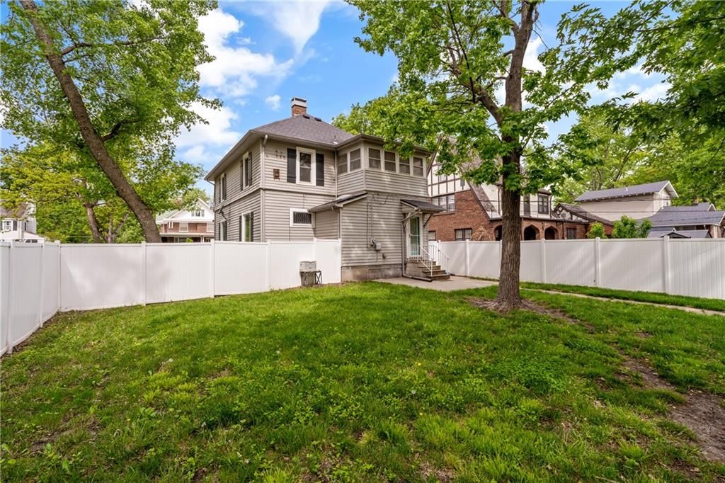 315 S Elm Street — photo 26