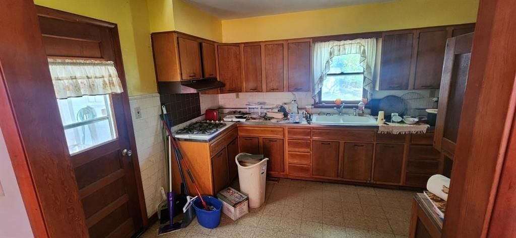 1015 Barnes Street — photo 12