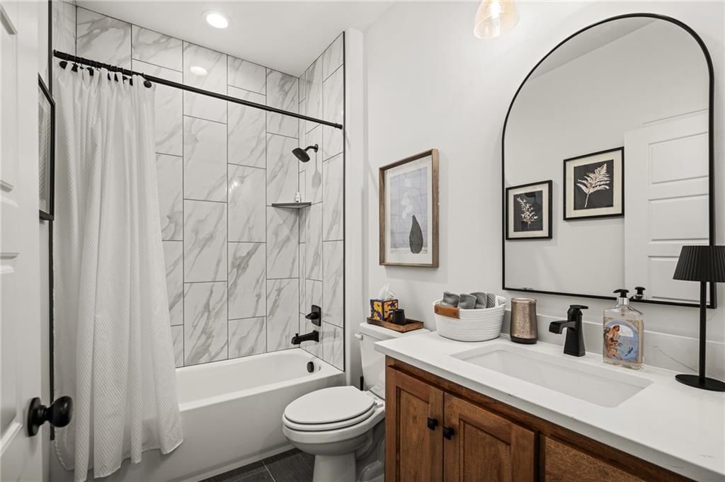 829 NE Algonquin Street — photo 12