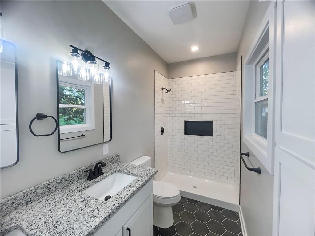 700 St. Charles Street — photo 11